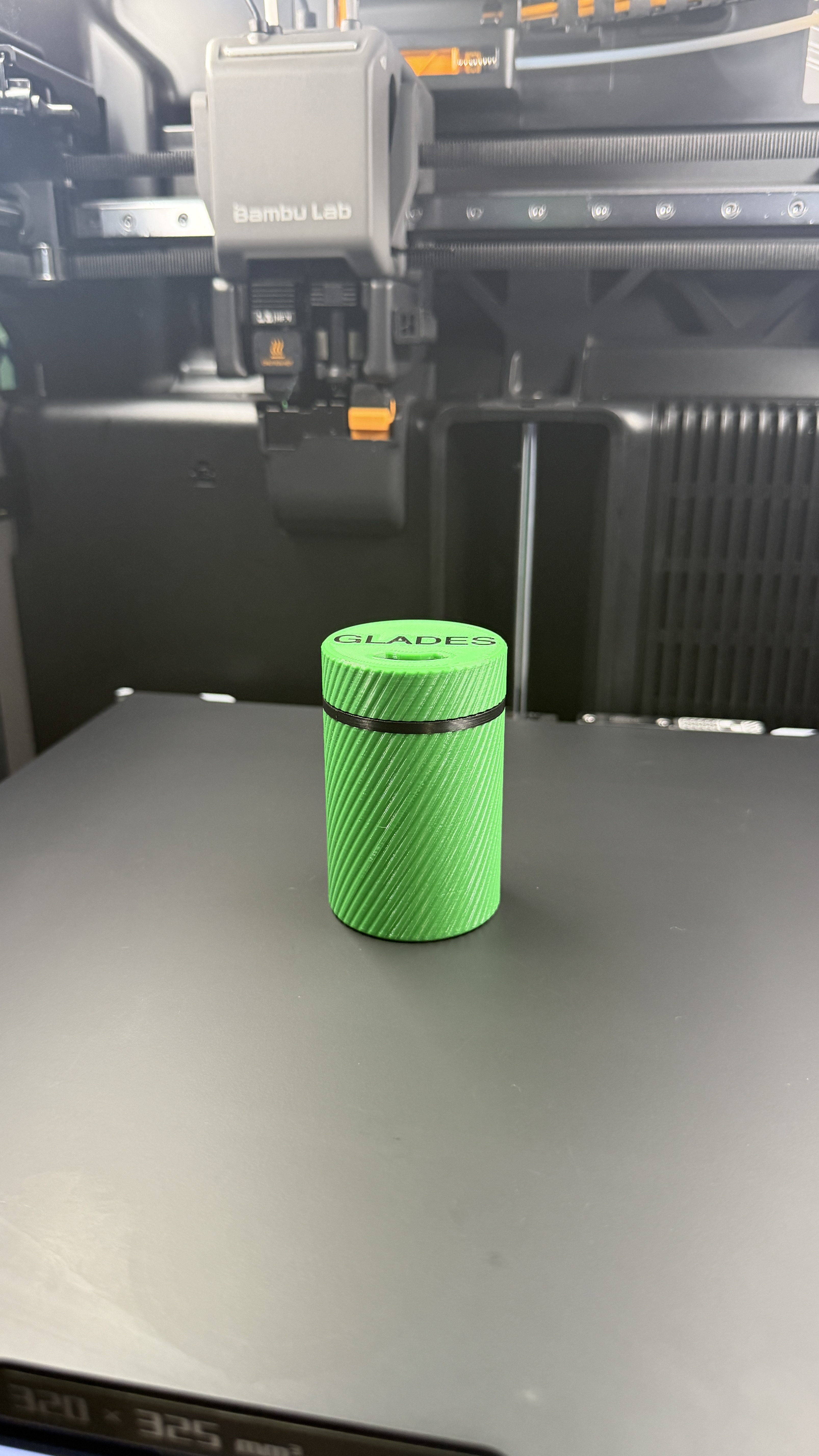 Miniatura 3 do modelo 3D Universal Salt Shaker - Compact Version