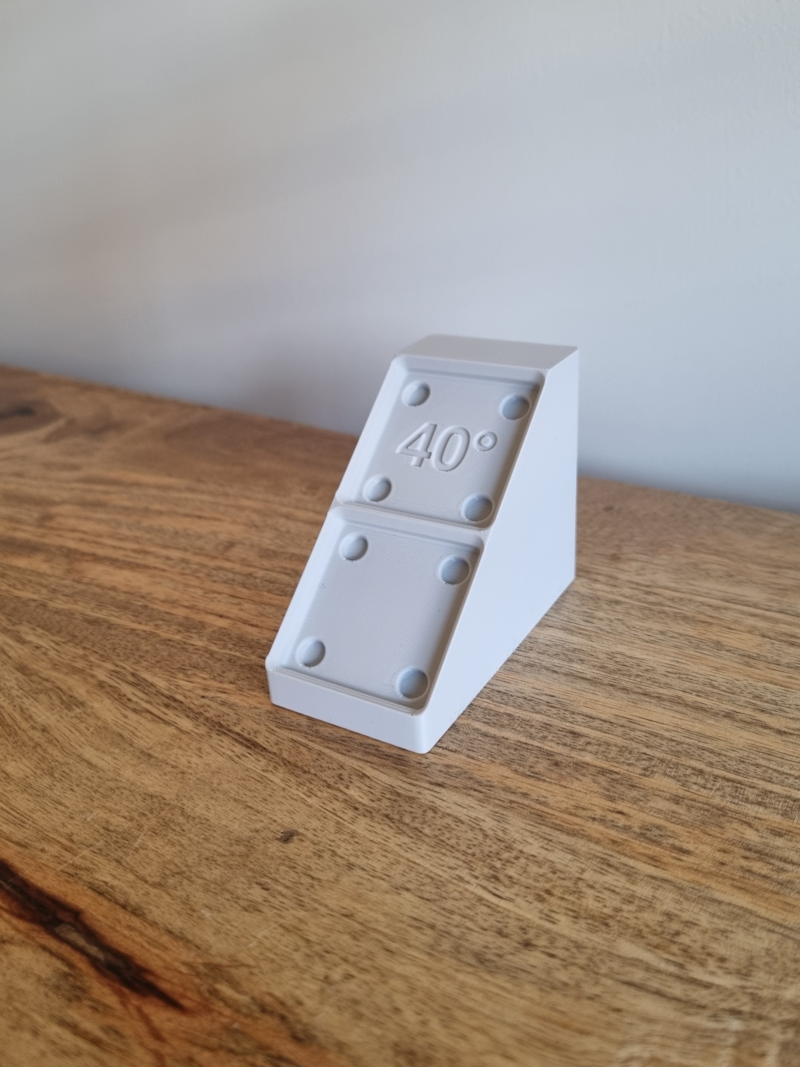 Miniatura 2 do modelo 3D Gridfinity Angled Base [Customizer]