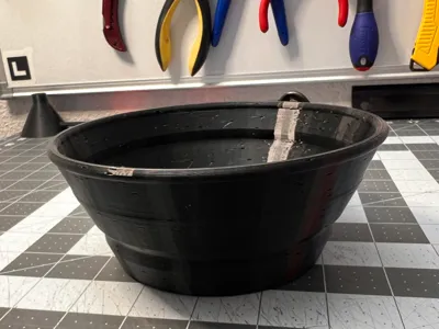 Collapsible bowl (that can hold liquids)