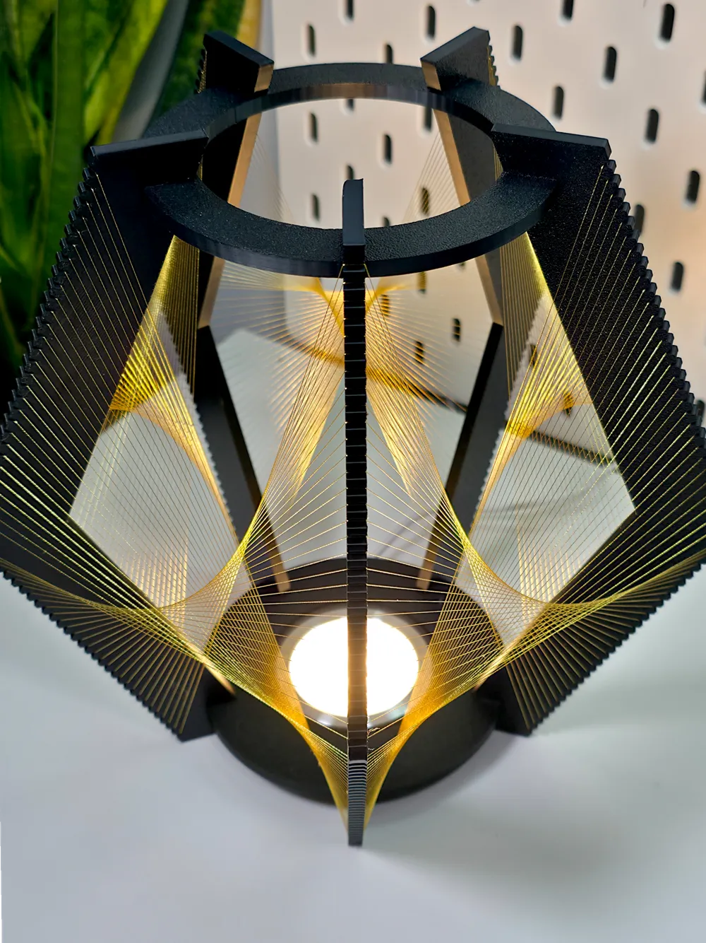 String Art Lamp by Nash MakerWorld: Download Free 3D Models