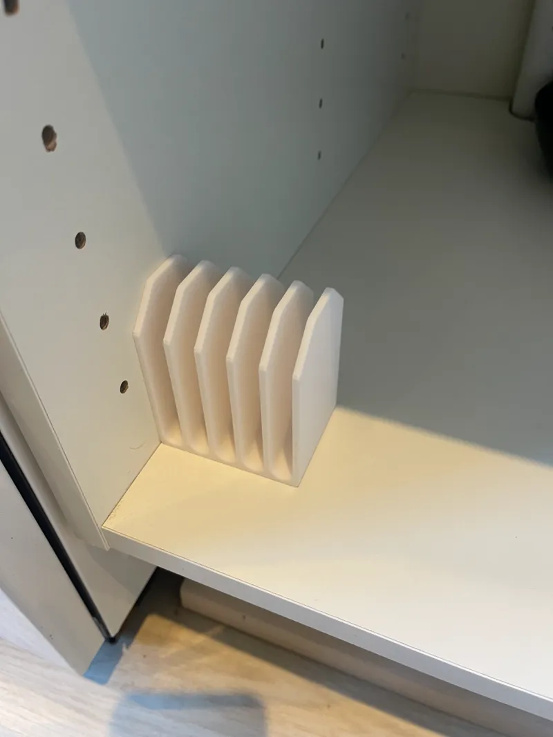 Cutting board divider 