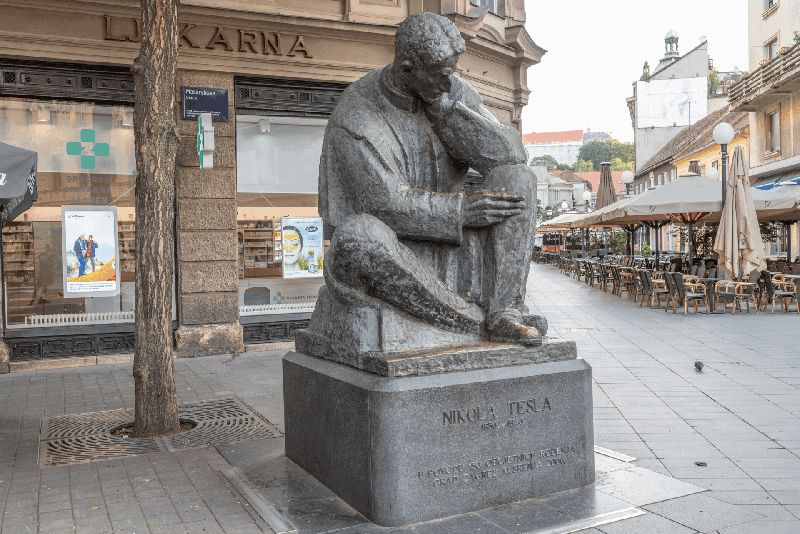 Tesla Statue