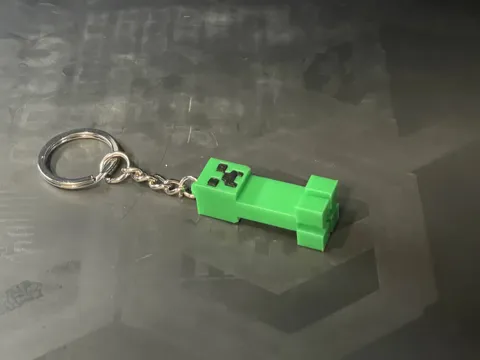 MINECRAFT CREEPER KEYCHAIN view 4