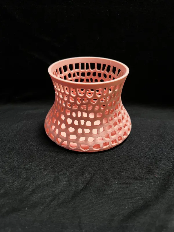 Petit vase façon dentelle