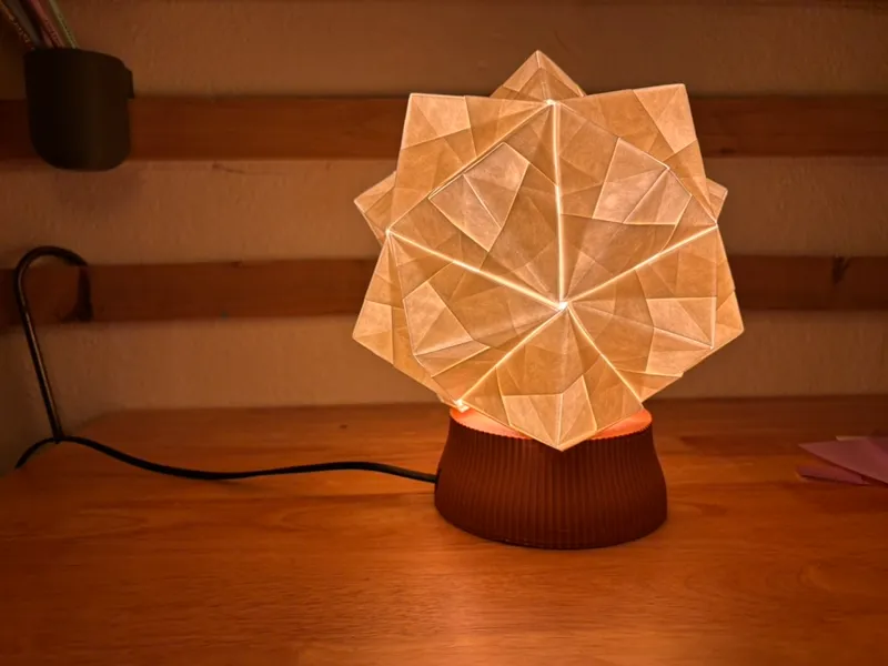 Modern ribbed lamp base (shade not included)