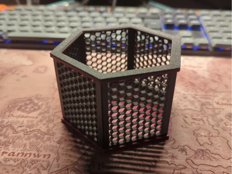 Infill pattern hex organizer with scalable height