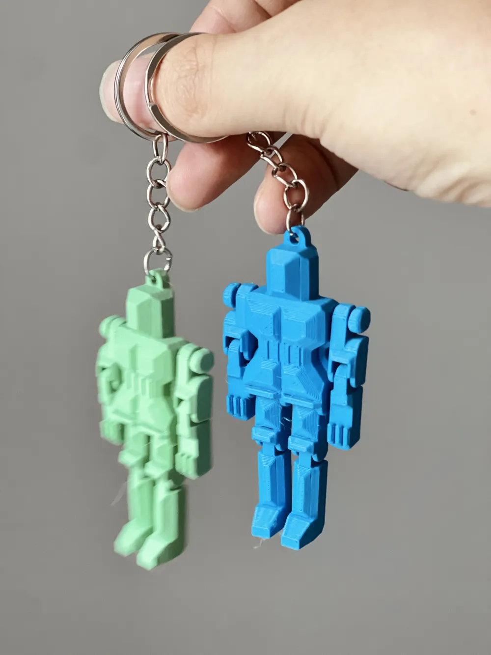 Movable Robot Keychain - Free 3D Print Model - MakerWorld