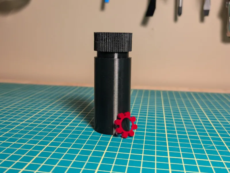 8 cap holder