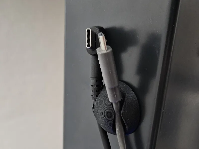 Magic Magnetic Cable Manager