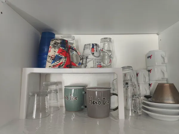 Étagère de cuisine pour tasses et verres