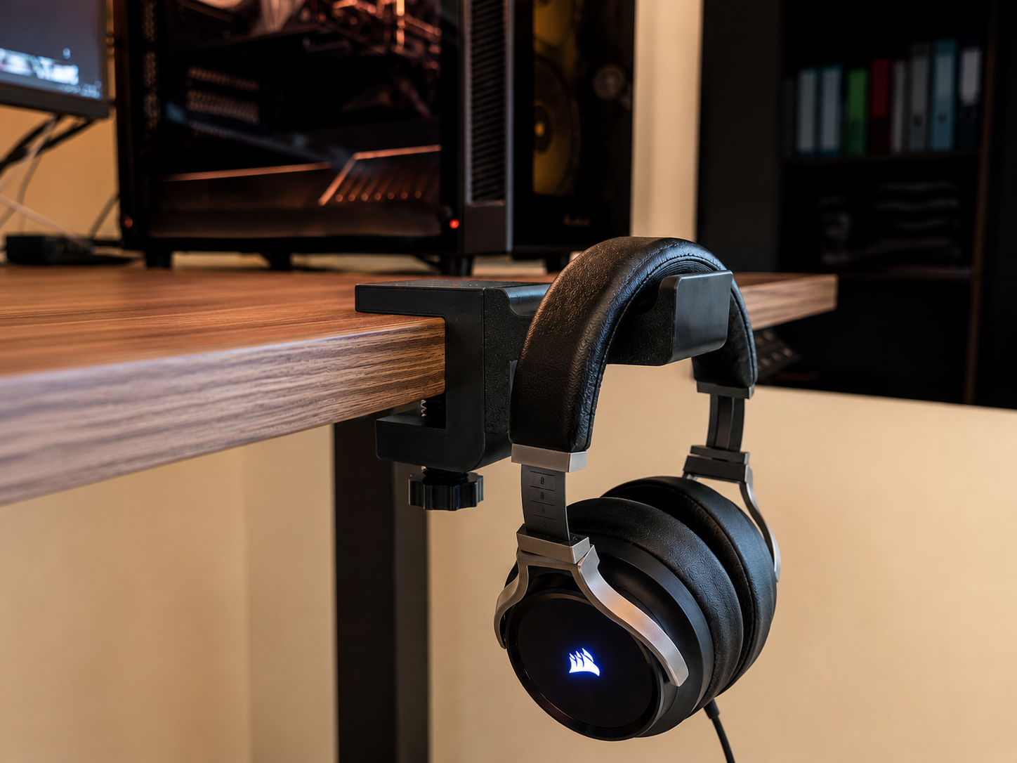 Minimalist Headset Desk Mount