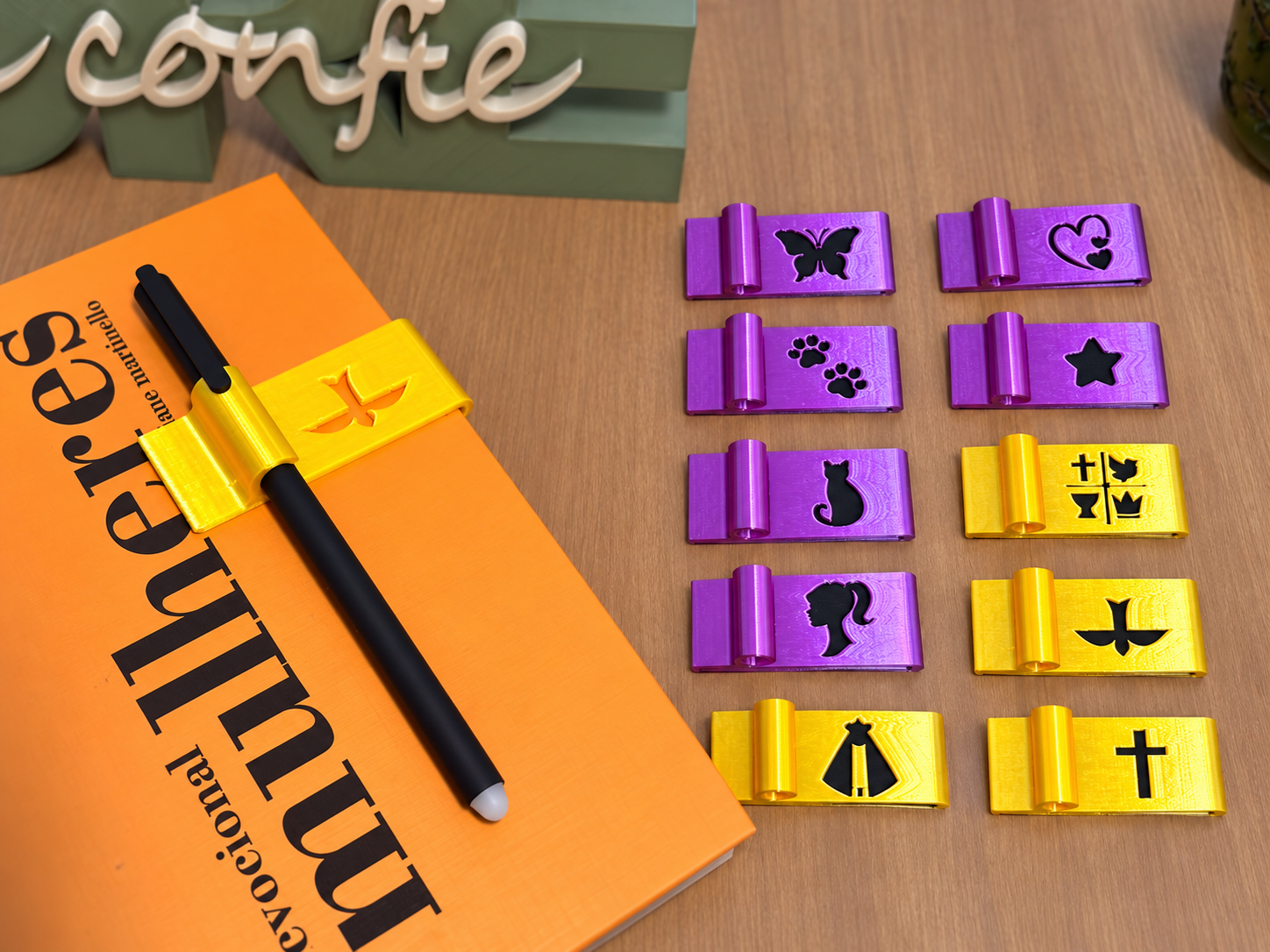 Porta Caneta de Encaixe para Livros e Cadernos - 1