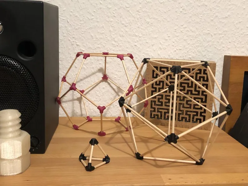 Wooden skewer ikosahedron hub