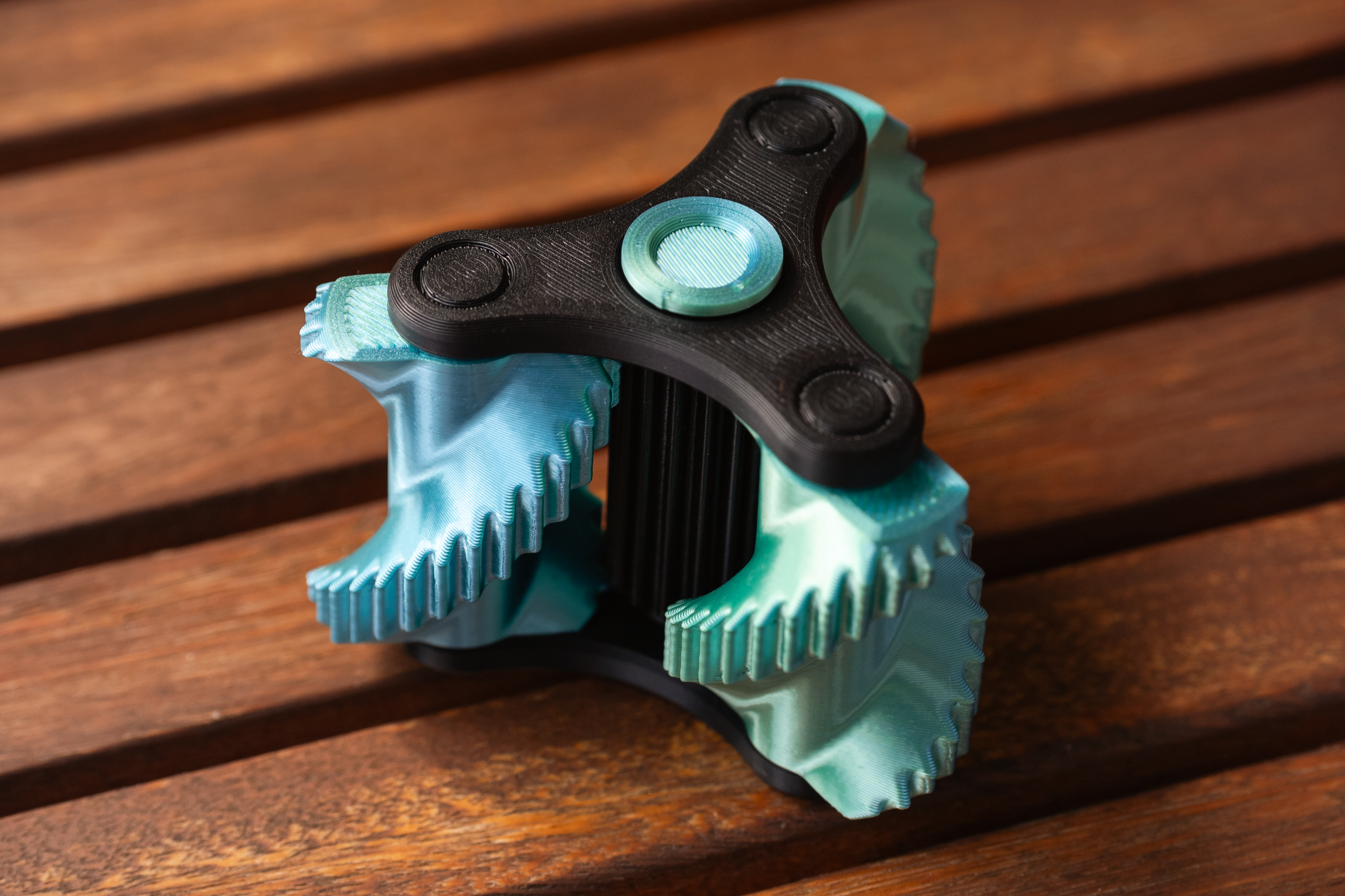 Spiral gear fidget spinner - 1