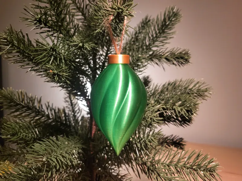 GLEAM - elegant christmas tree ornament