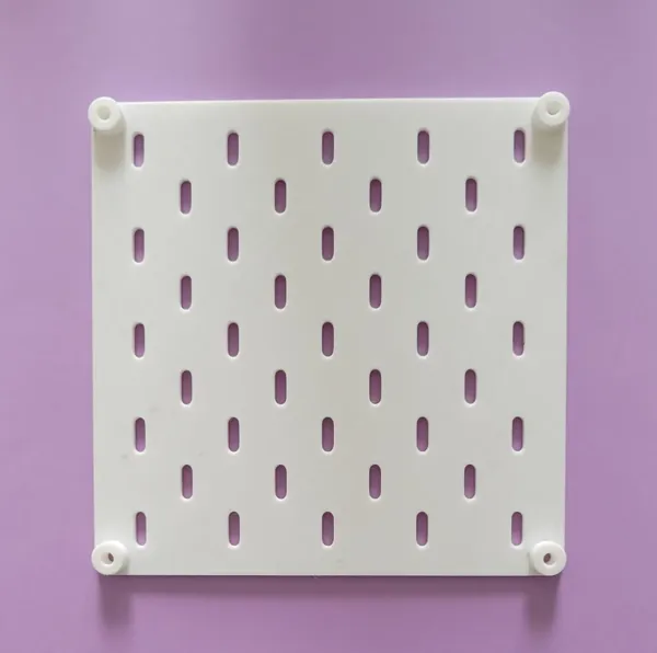Panneau perforé IKEA Skadis avec entretoise murale 6 mm