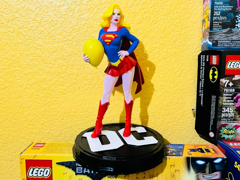 Supergirl DC Figure Statue with Stand