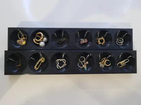 6 Eearring Holder view 2