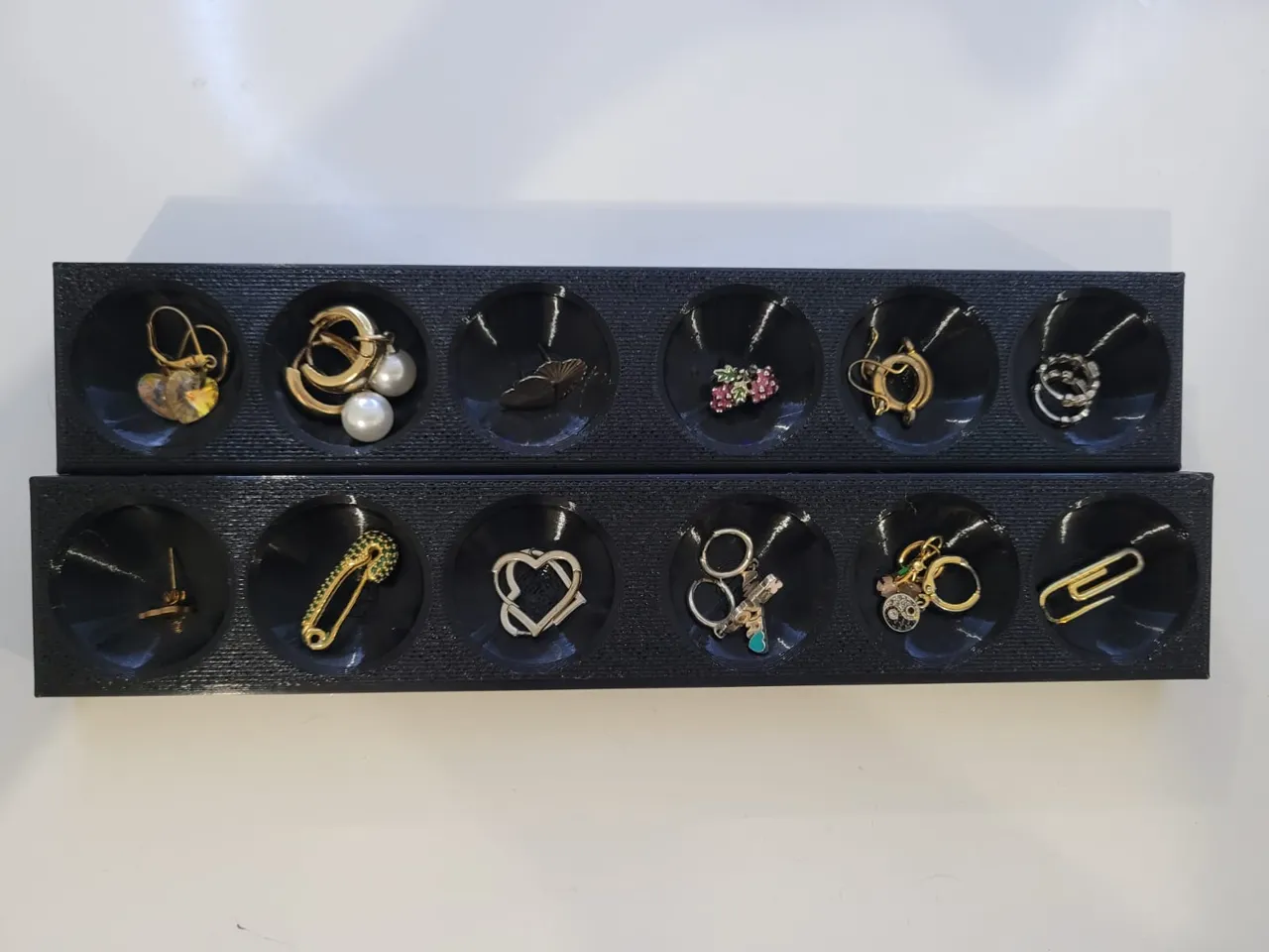 6 Eearring Holder view 3