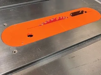 Plaque Zéro dégagement banc de scie Ridgid R4512. 