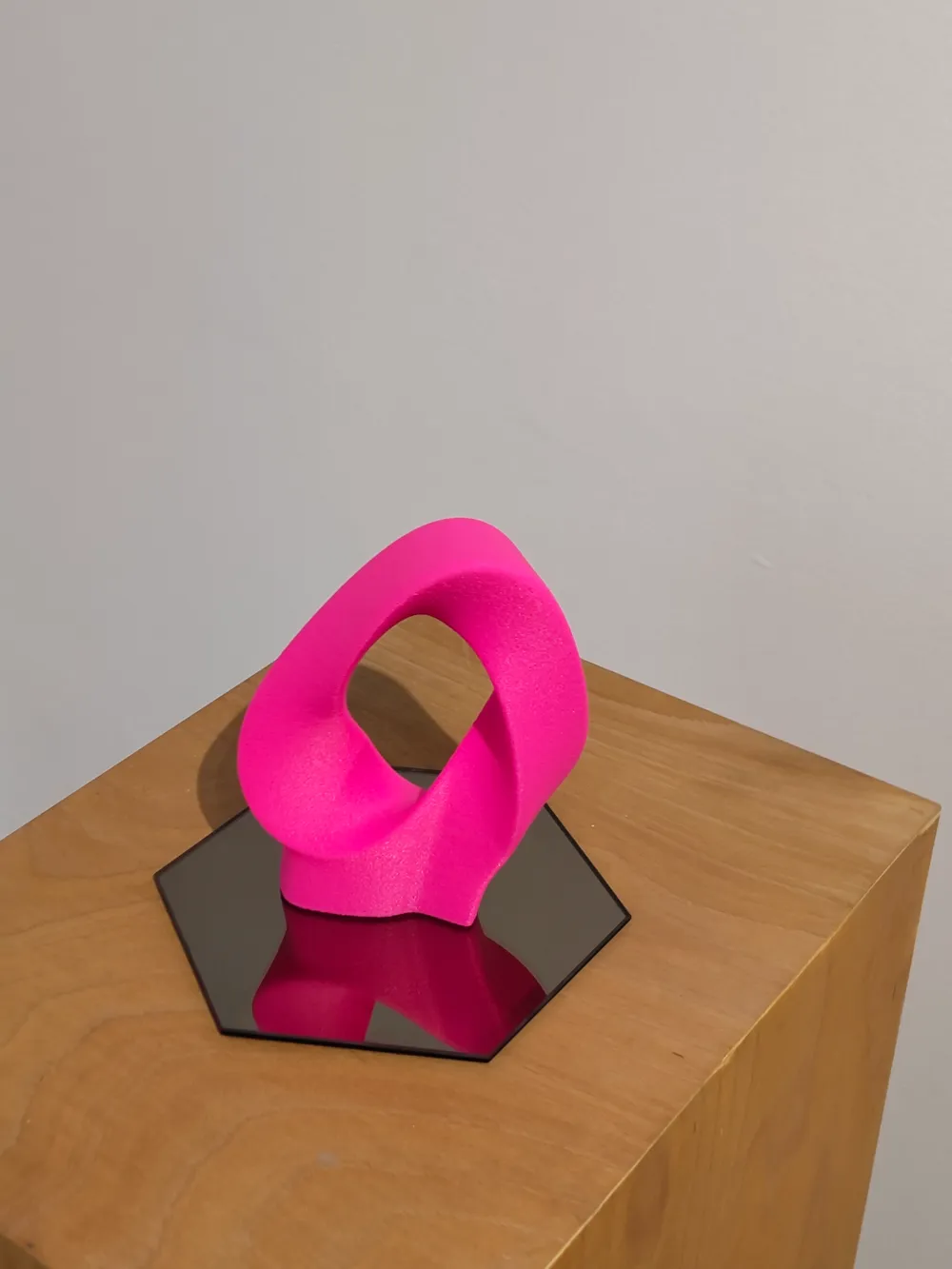 Moebius Strip Art Sculpture by simon.works - MakerWorld