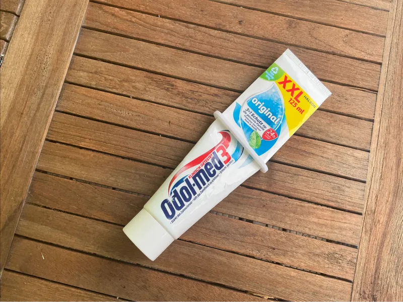 Toothpaste squeezer V3