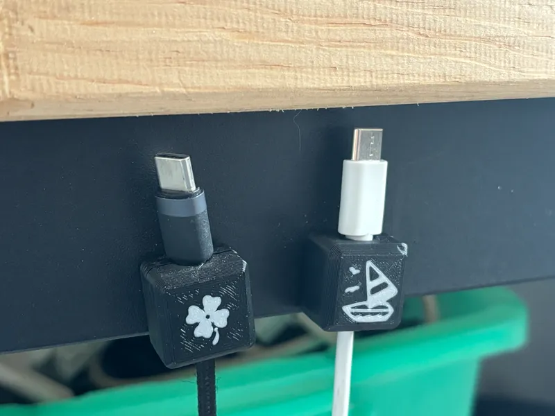 磁吸数据线整理卡