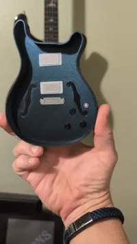 Plateau à médiators forme guitare PRS — photo 2