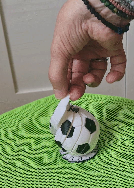 World Soccer Ball – Fidget Football - New v1.2