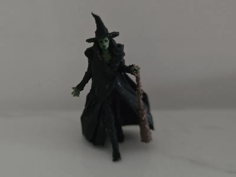 Elphaba figurine - Wicked: The Good