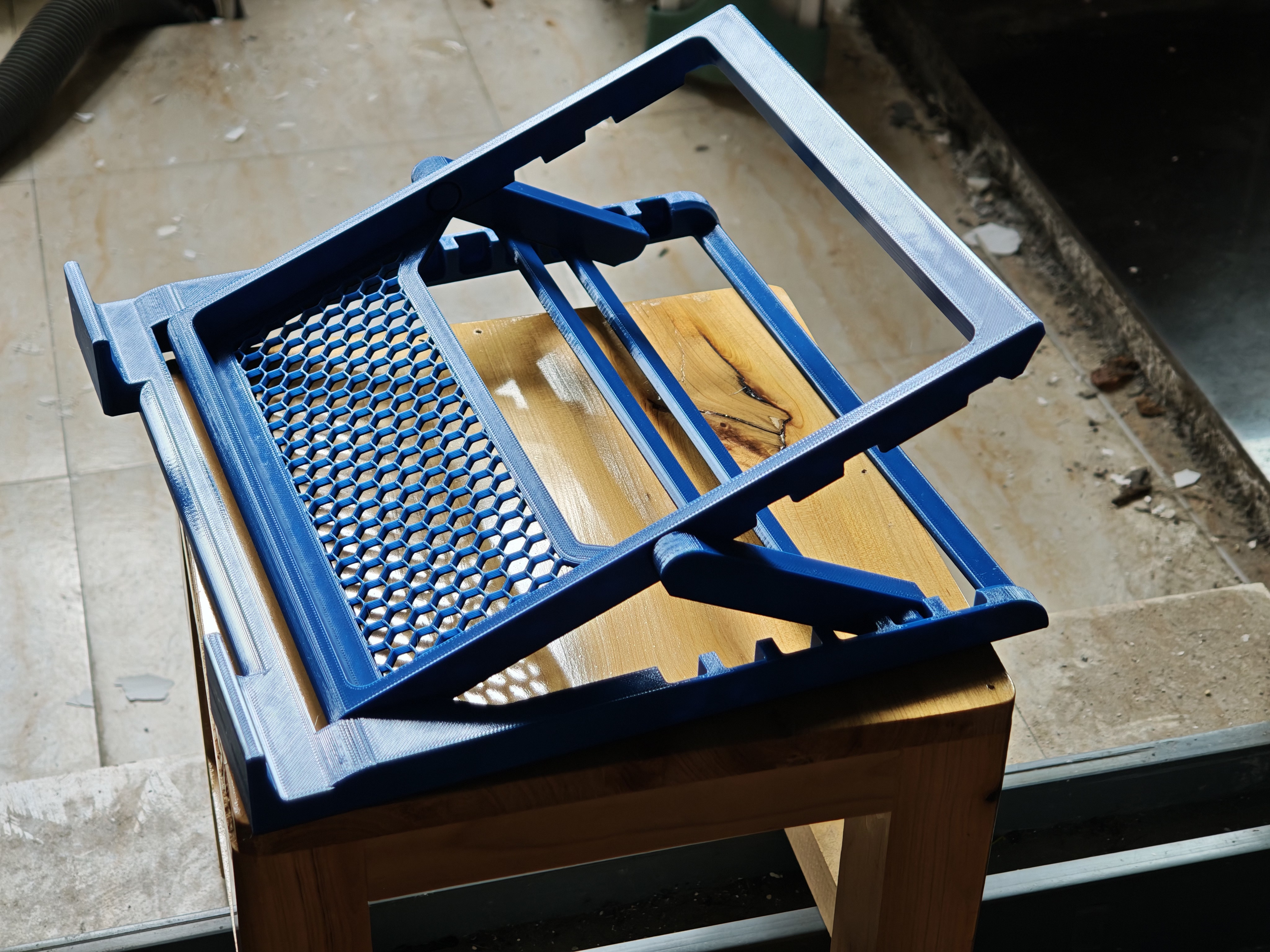 Miniatura 2 do modelo 3D 可调高度折叠笔记本支架