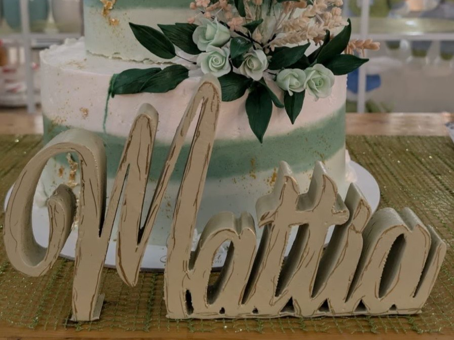 Mattia Elegant Script Name Sign&Cake Topper Style