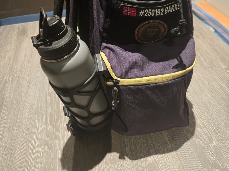 Squatch bottle holder