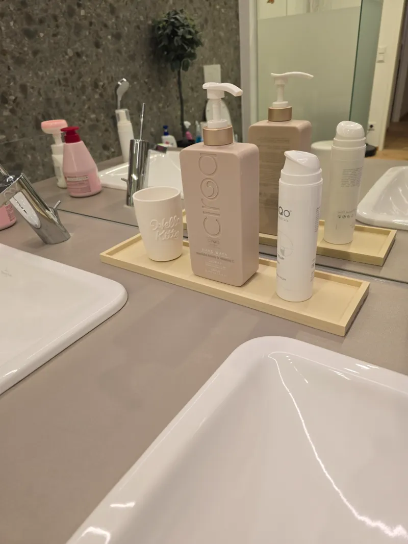 simple tray