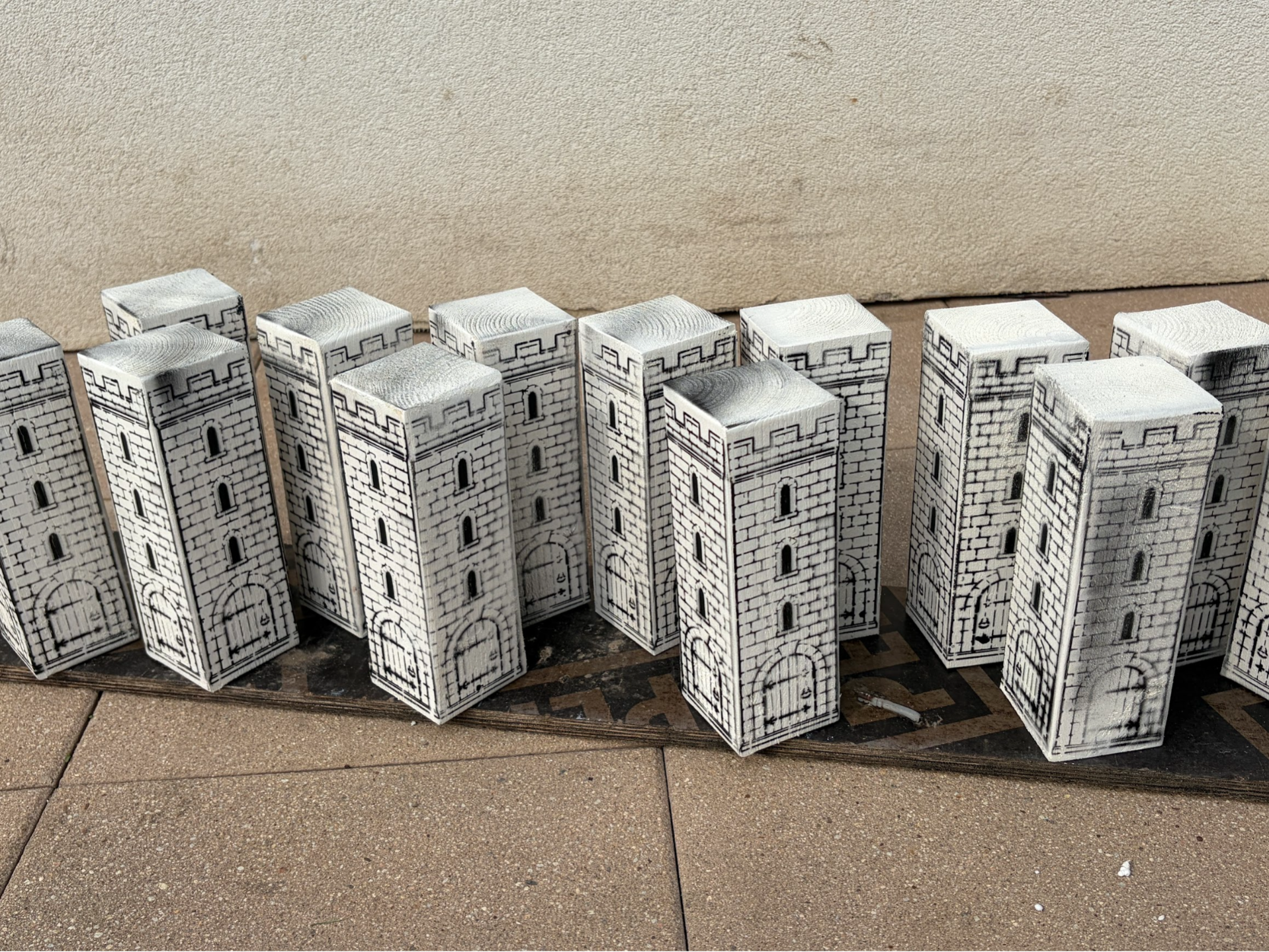 Spray stencil – tower for Kubb