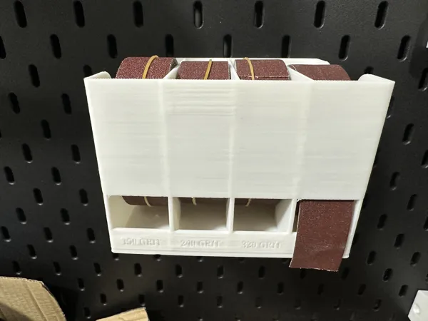 Support pour rouleaux de papier de verre sur panneau IKEA Skadis