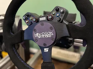 Steering wheel hub cap
