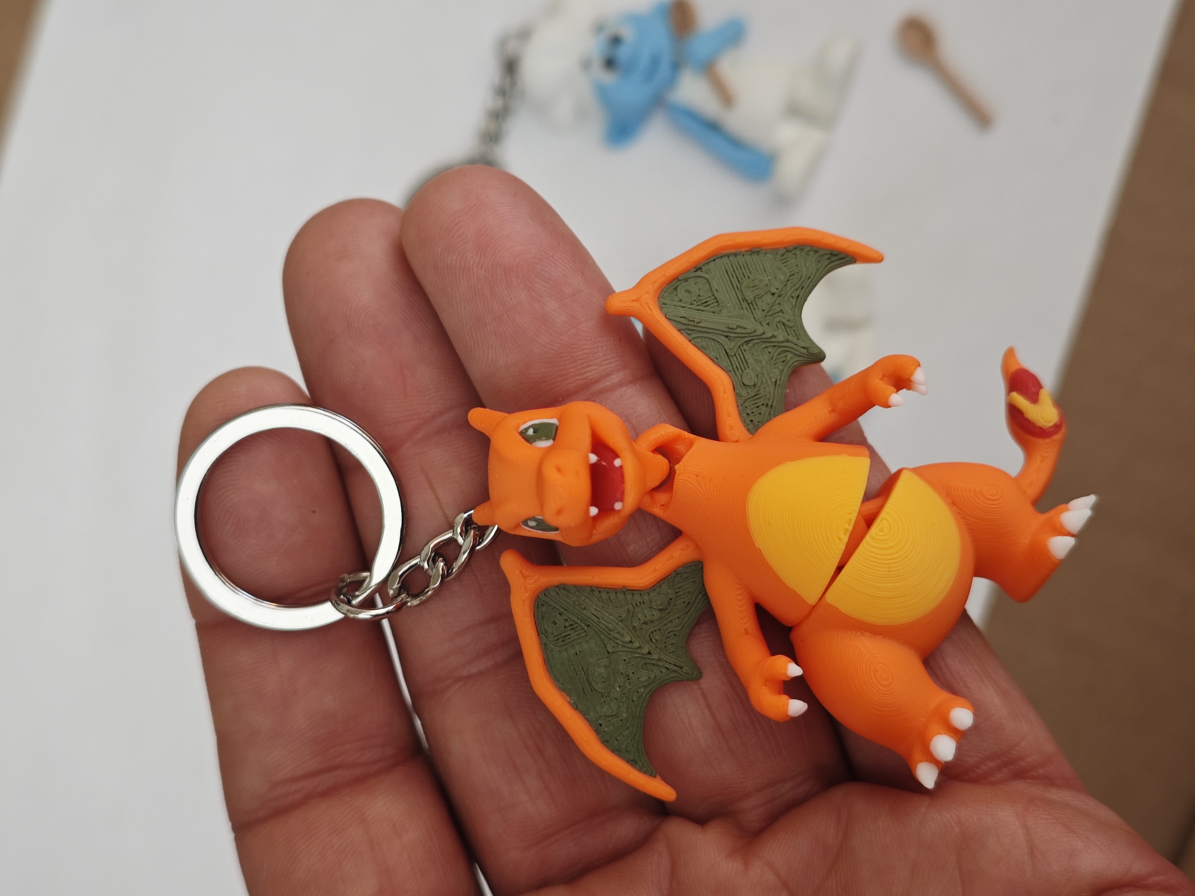 3Dプリント リザードン ミニフレキシキーホルダー (ポケモン) - 無料3D