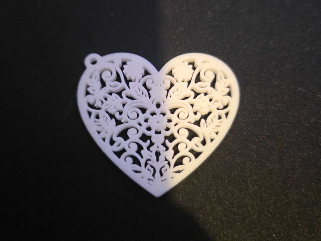 Lace Ornament / Filigree Floral Heart