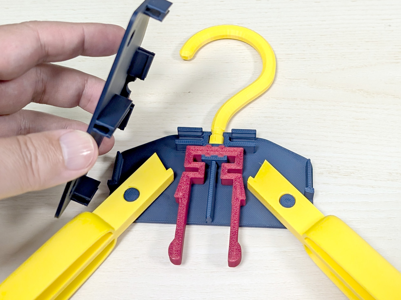Miniatura 2 do modelo 3D Quick Foldable Hanger