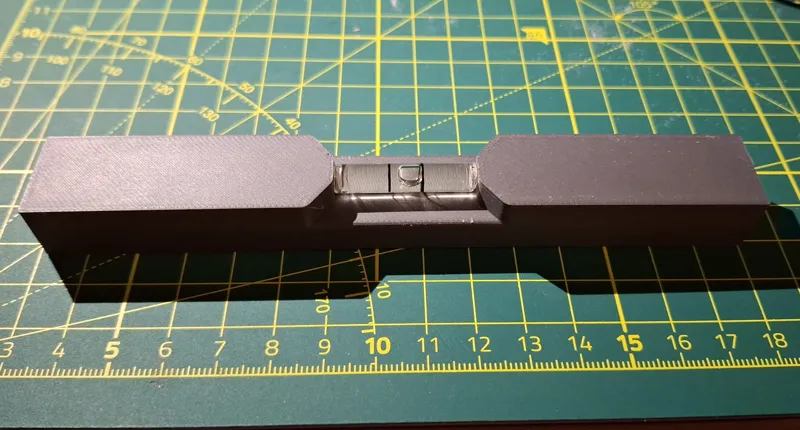 Level bubble holder