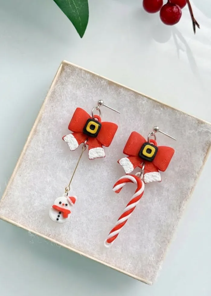 Santa & Reindeer Bow Set earring view 2