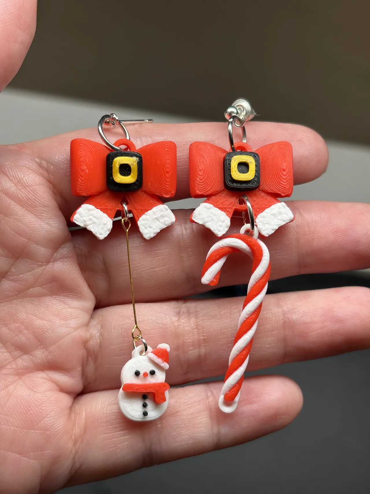 Santa & Reindeer Bow Set earring view 4