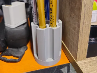 Revolver pen holder with 608 bearing 