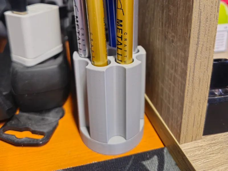 Revolver pen holder with 608 bearing 