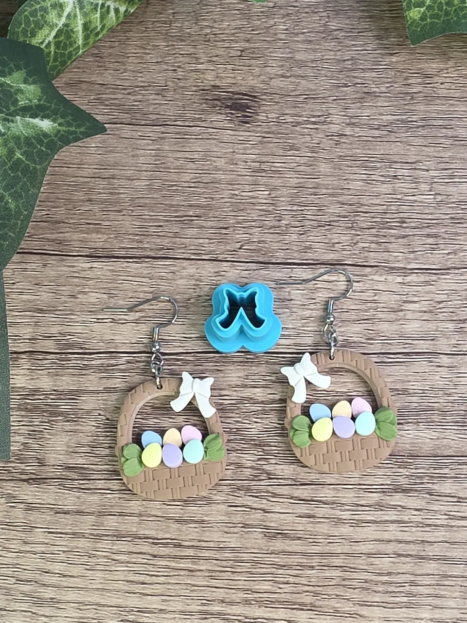 Easter Basket earring cutter with bow view 2