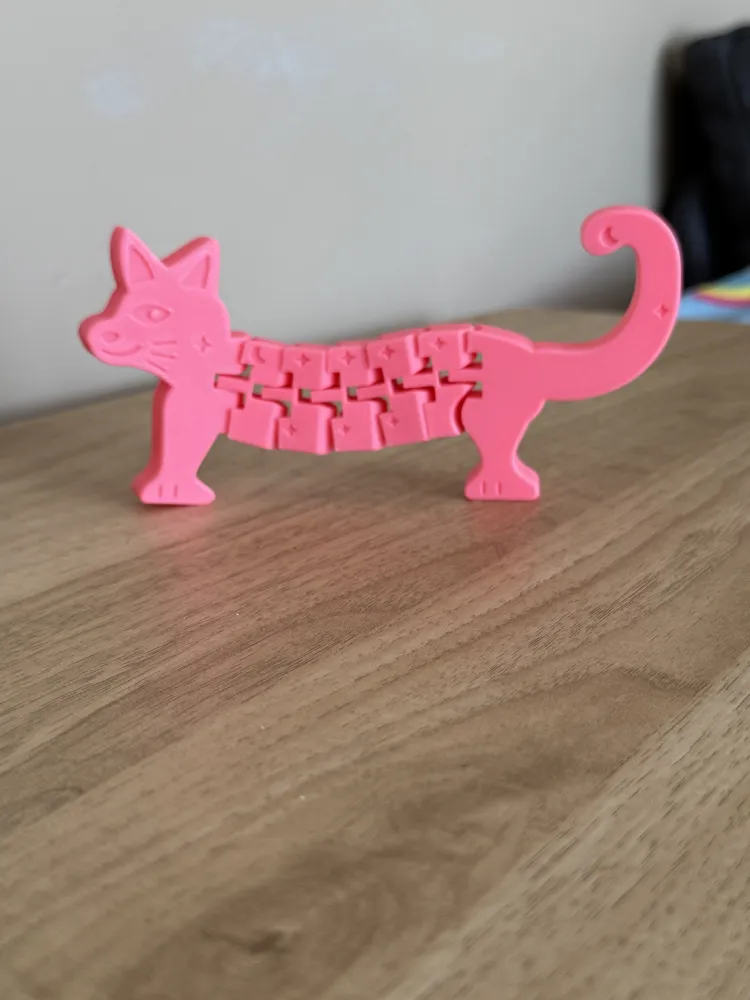 Moon Cat - Articulated Standing Fidget - Free 3D Print Model - MakerWorld