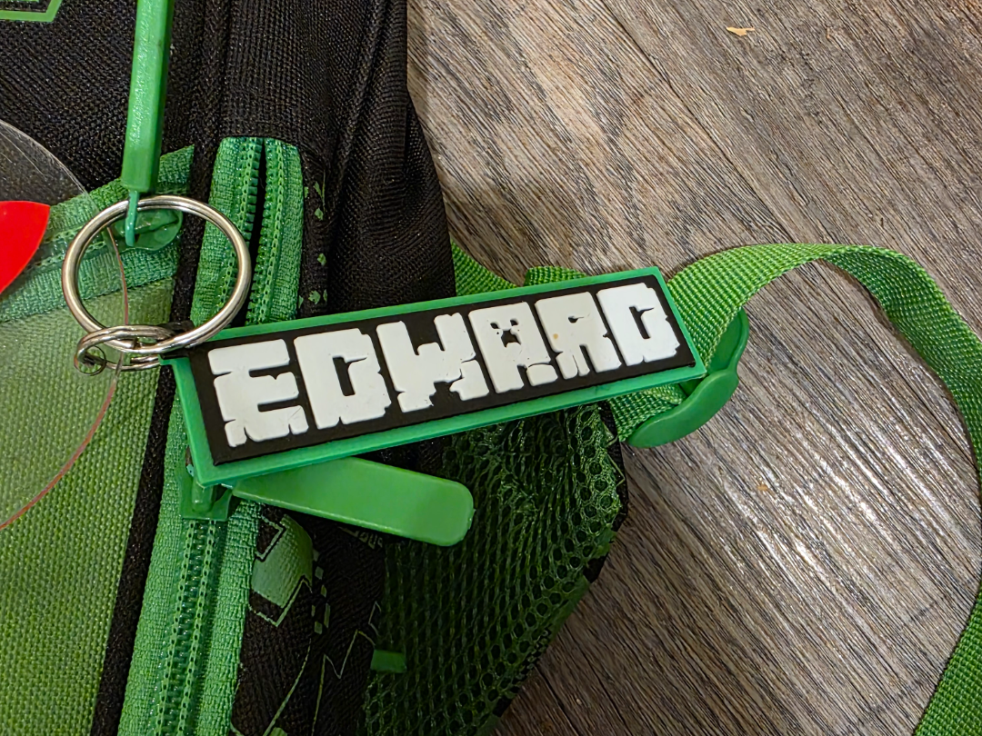 Edward Minecraft Style Keychain No AMS