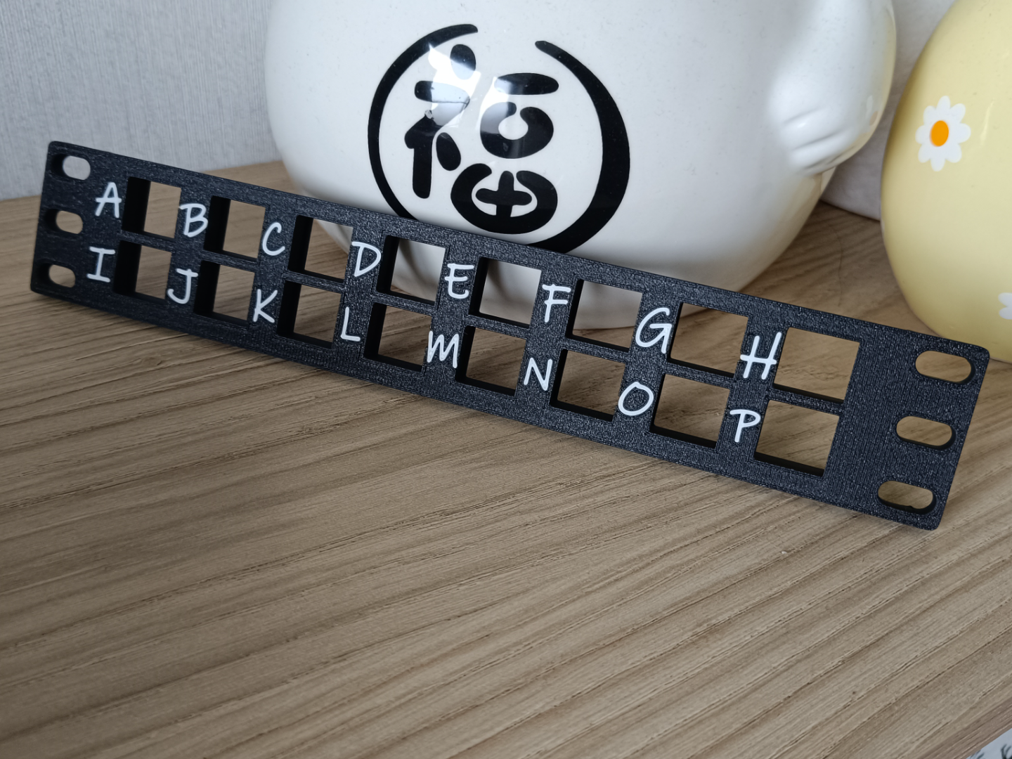 Patchpanel for 16 keystones 10" rack
