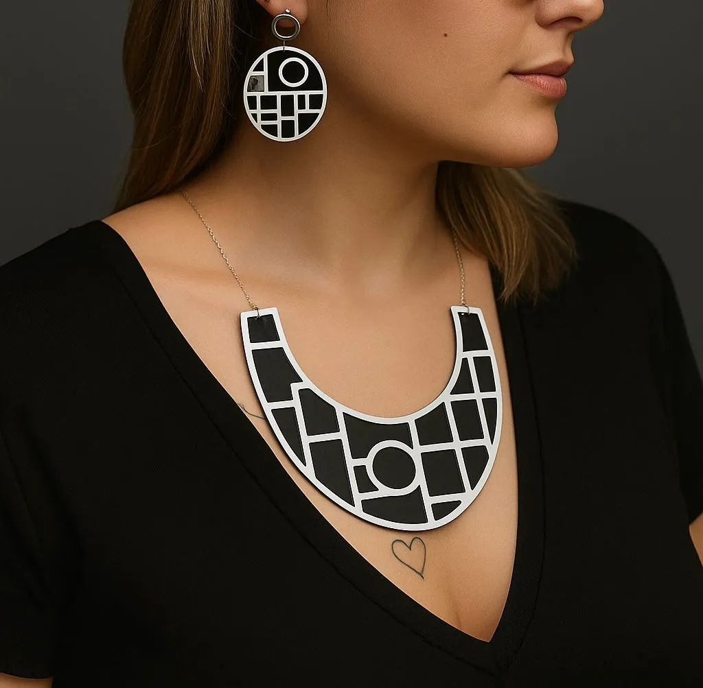 Set de pendientes y collar geométrico. 2 estilos view 4